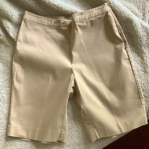 Boston Proper 9” khaki dress shorts size 8 lovely!
